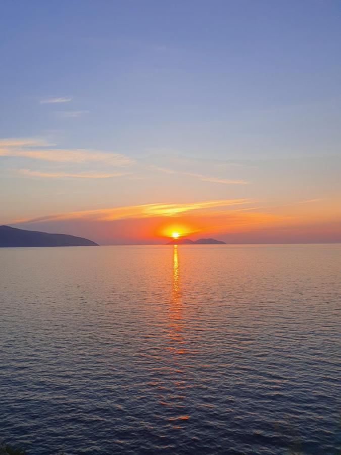 Deni Sea View Apartment Vlore Exterior photo